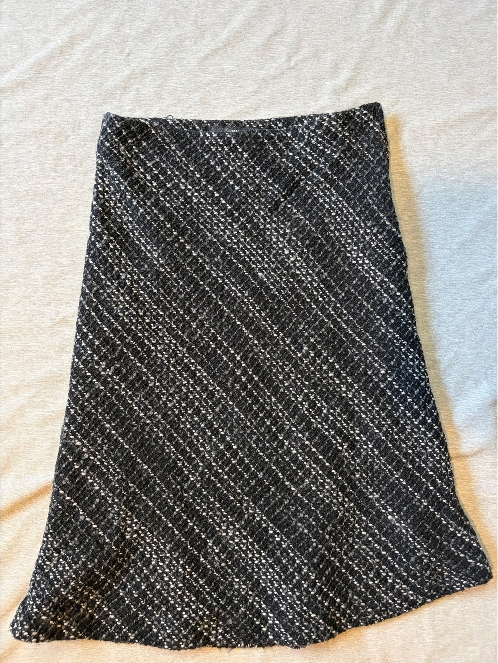H&M Women’s Size 4 Black White Tweed A-Line Skirt Textured Lined Preppy